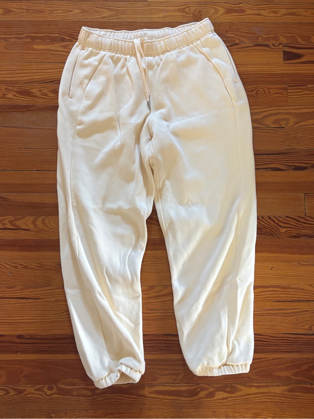 Lululemon Buttercream Yellow Scuba Joggers Size M